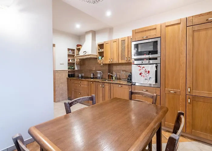 公寓 Cosy By Bookinghost