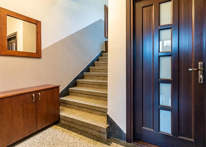 公寓 Cosy By Bookinghost *