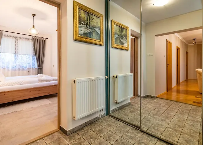 公寓 Cosy By Bookinghost *